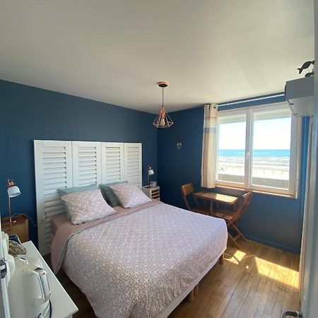 Chambre D'Hotes "Lumiere Du Cap" Vue Mer 巴讷维尔-卡特里特 外观 照片