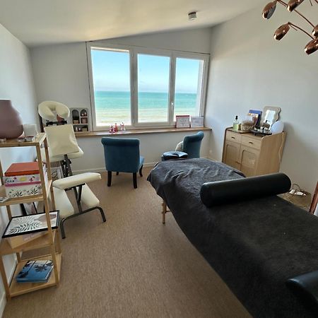 Chambre D'Hotes "Lumiere Du Cap" Vue Mer 巴讷维尔-卡特里特 外观 照片
