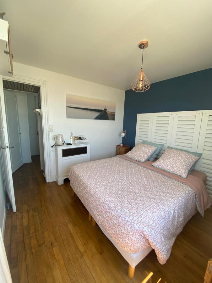 Chambre D'Hotes "Lumiere Du Cap" Vue Mer 巴讷维尔-卡特里特 外观 照片